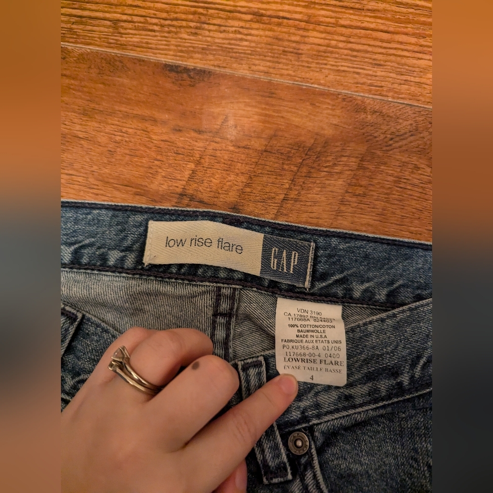 VINTAGE GAP Low Rise Flare Jeans - Picture 3 of 6